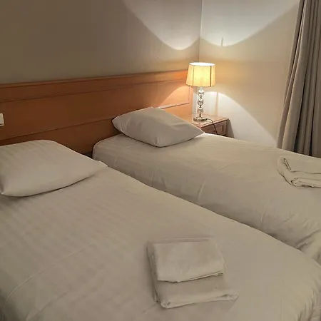 ホテル Le Roosevelt 3*