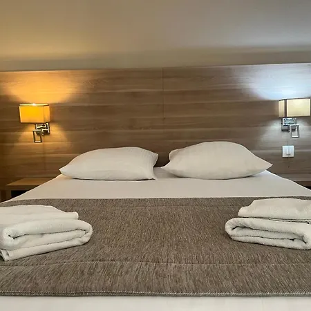 Le Roosevelt ホテル