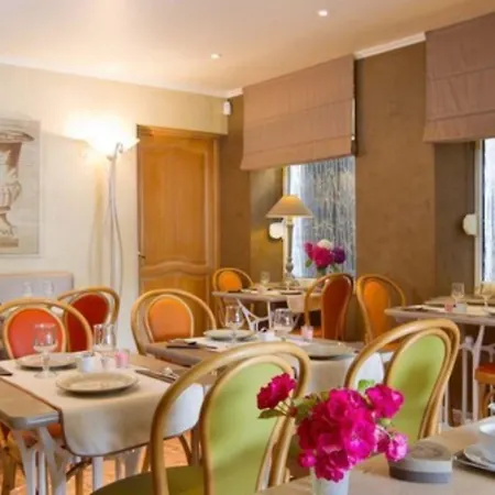 Le Roosevelt ホテル 3*